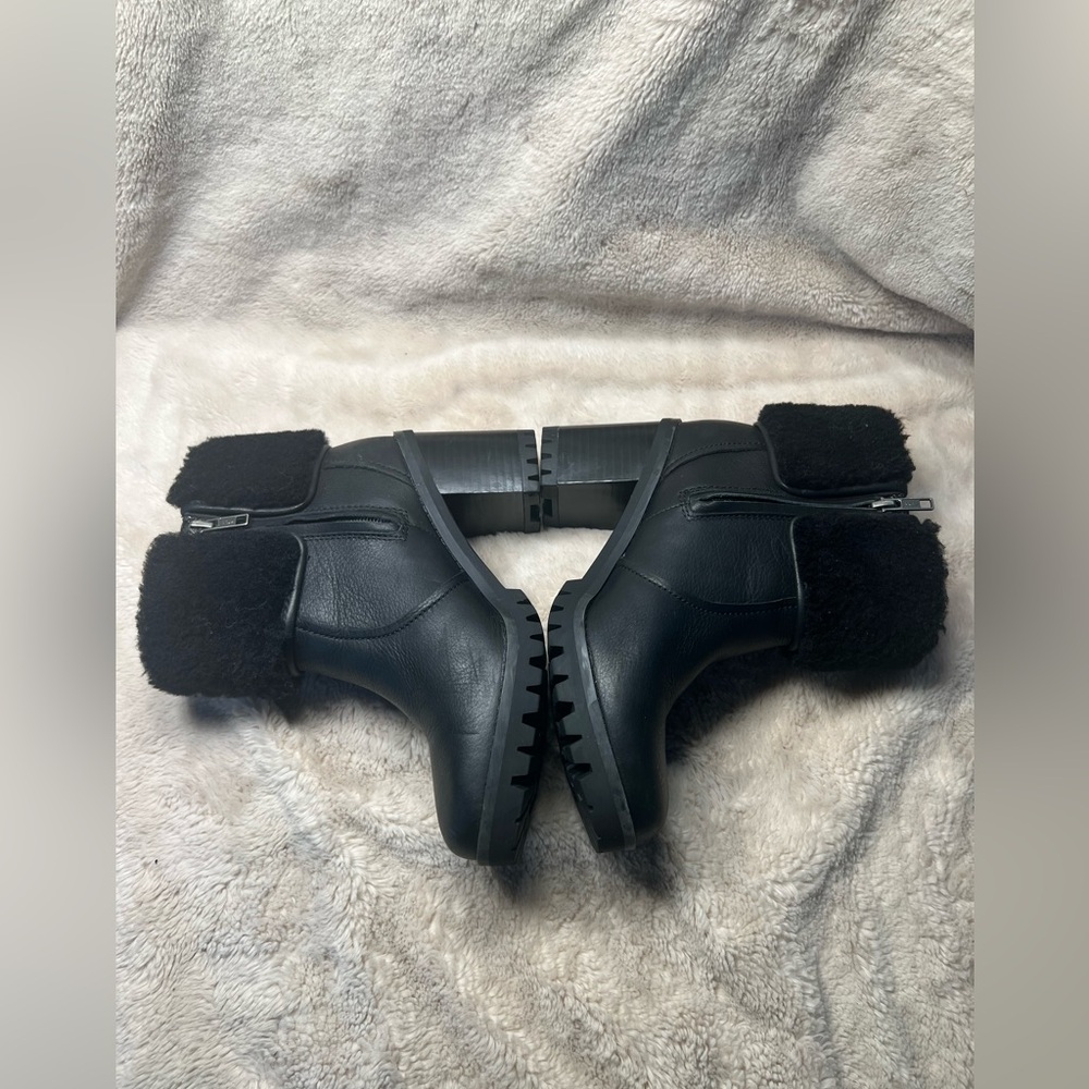 UGG Women's Elisiana Black Waterproof Leather Booties Size 6 - Picture 3 of 8